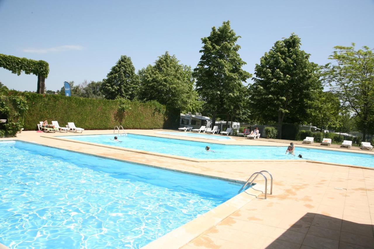 Mobil Homes Xxl2 4 Chambres - Camping Le Ranch Des Volcans Chatel-Guyon Exterior photo